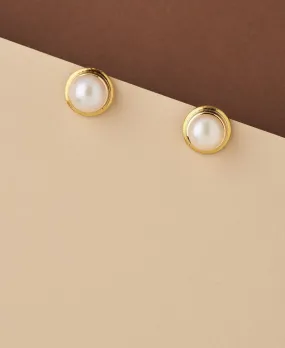 Classy White Pearl Stud Earring