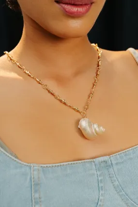 Shell Pendant Necklace On Delicate Metal Chain